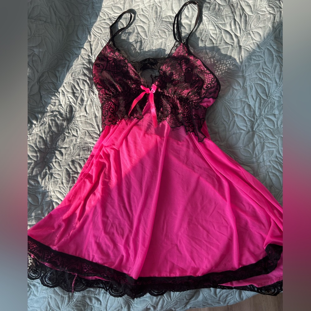 Elegant Pink and Black Lace Chemise